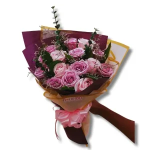 mixed-purple-pink-roses-bouquet